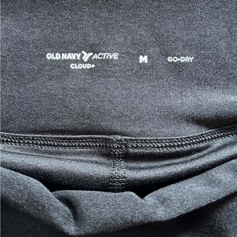Old Navy Active Cloud+ Go Dry Skort in black. Medium. Perfect condition! - Picture 7 of 7